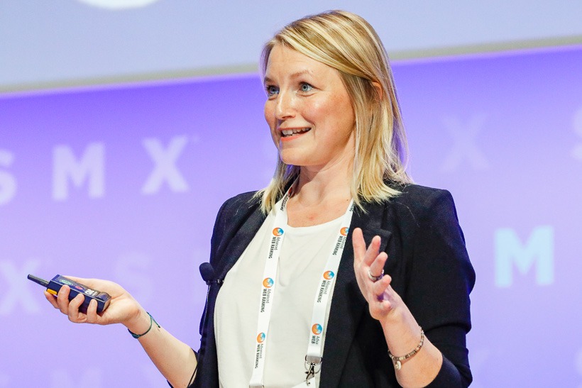 SEMY Award Präsentation von Nicole Treipl, BlueGlass Interactive, SMX Munich 2020