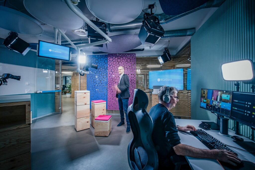 BlueGlass CEO Raphael Bienz im BlueStudio Videostudio
